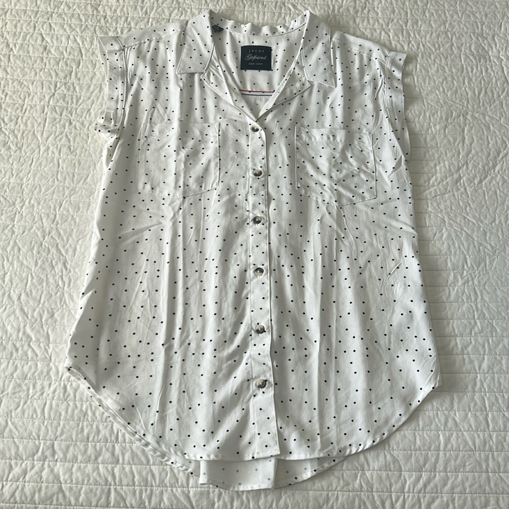 Women’s Jachs Girlfriend Short sleeve button up -white polka dot, sz small